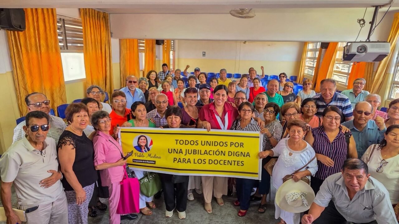 CONGRESO APRUEBA PENSIÓN DIGNA PARA MAESTROS TRAS AÑOS DE LUCHA