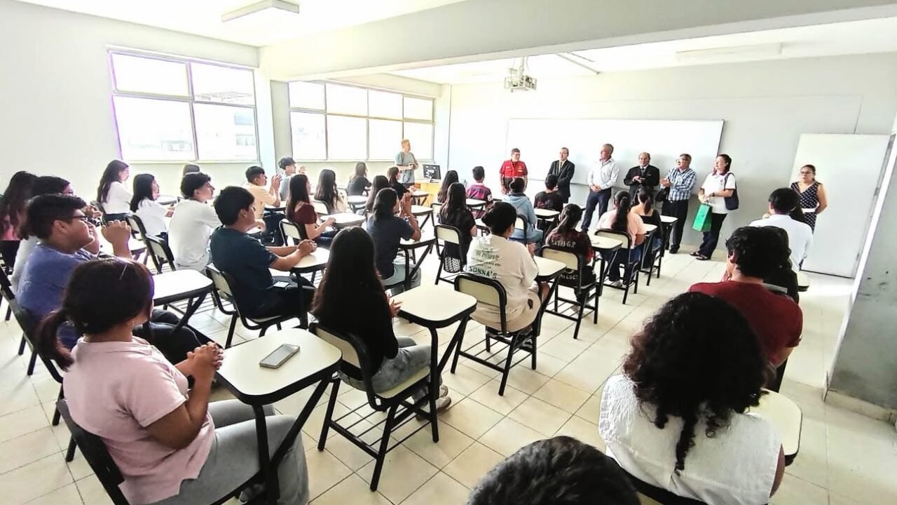 APUESTA POR EL FUTURO: MUNICIPALIDAD DE HUARAL ACERCA LA UNIVERSIDAD A LOS JÓVENES