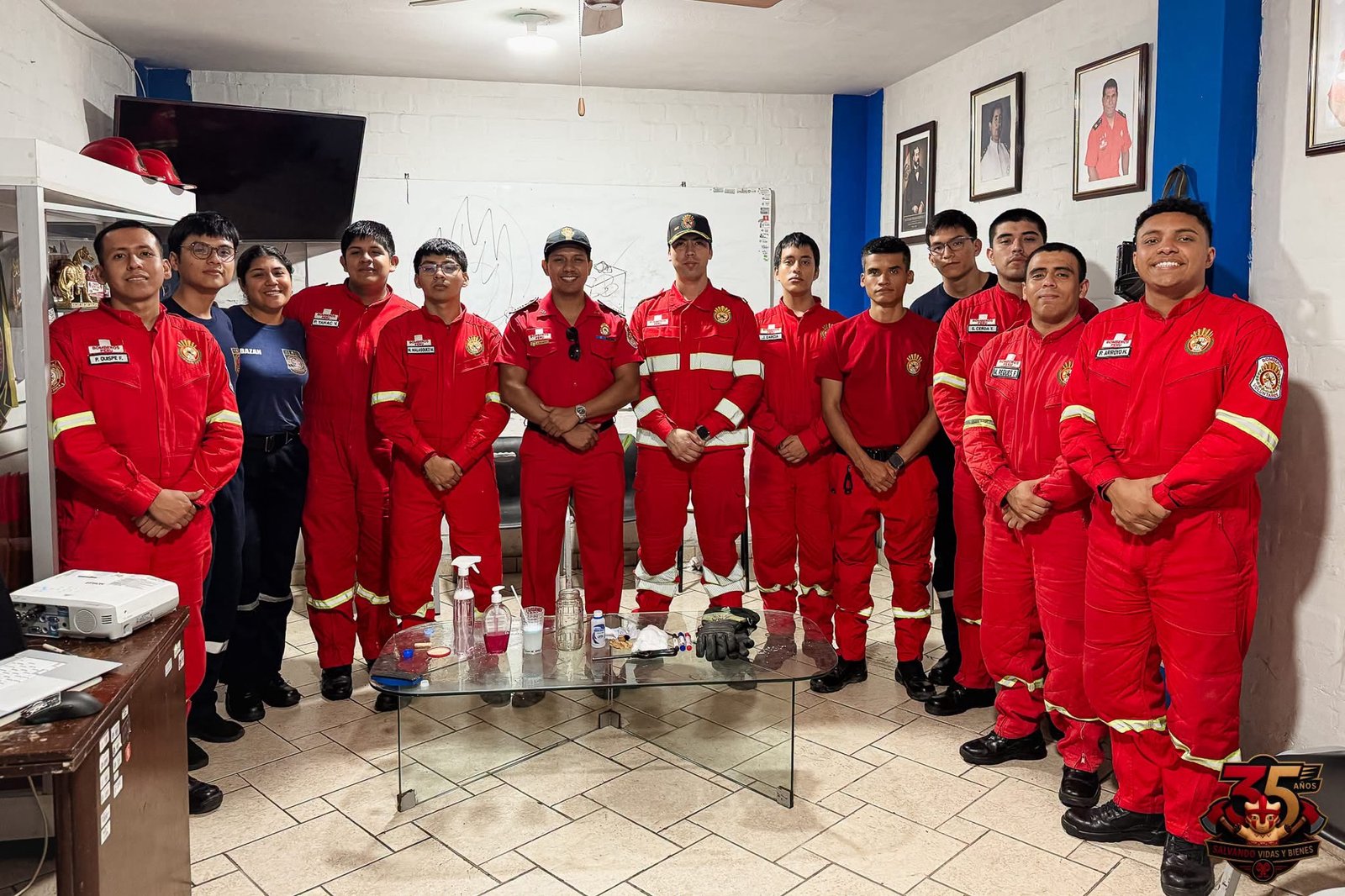 BOMBEROS VOLUNTARIOS DE CHANCAY FORTALECEN LA FORMACIÓN DE ASPIRANTES CON CAPACITACIÓN ESPECIALIZADA EN COMPORTAMIENTO DEL FUEGO